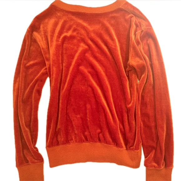 TRUE VINTAGE. Burnt orange velour sweater with embroidered “Sports” - Picture 3 of 4